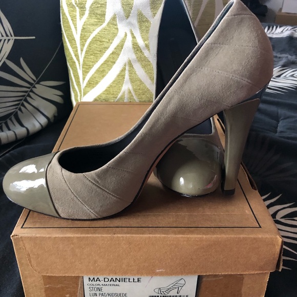 Heels - Picture 1 of 4